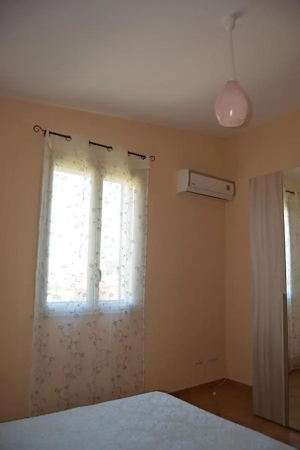 Villa Lu Noto Calabernardo Apartamento